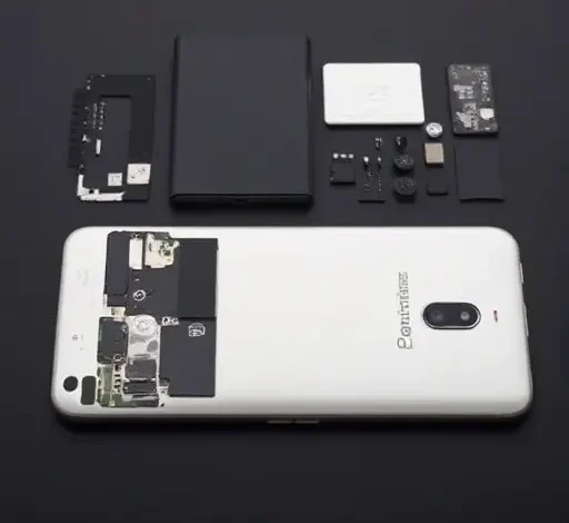 Представленный вчера смартфон LeEco Le Pro 3 уже разобрали